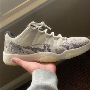 Jordan 11 Low Snakeskin
